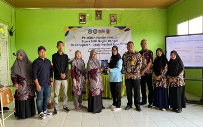 Kolaborasi Matematika Universitas Airlangga dan Tim Londo Kampung dalam Pelatihan Content Creator di SMKN Rengel