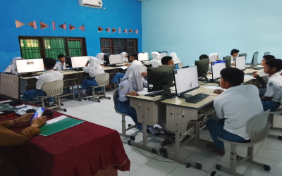 Siswa Kelas XII SMK Negeri Rengel Ikuti Tes Kemampuan Akademik 2025